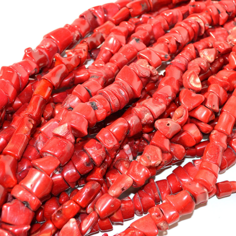 Hilos de Coral bambú en ramas teñido