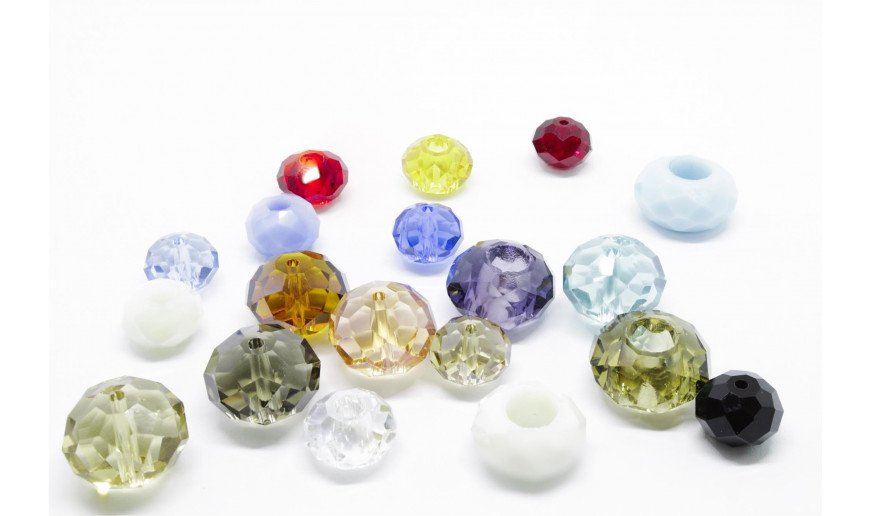Faceted glass beads